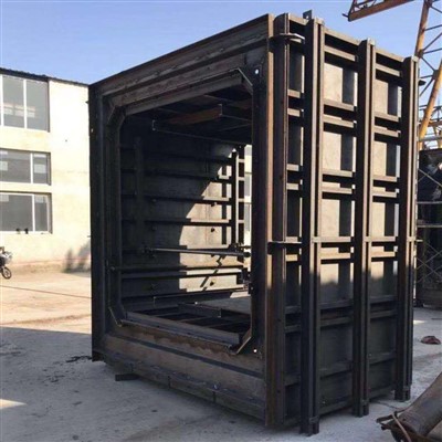 Kastes caurtekas veidne