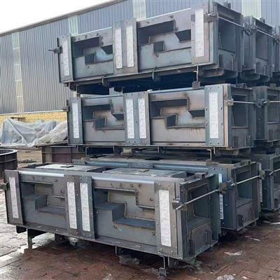 Pakāpeniska slīpuma veidne